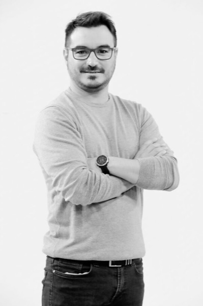 Black and white portrait of Javier Siriani